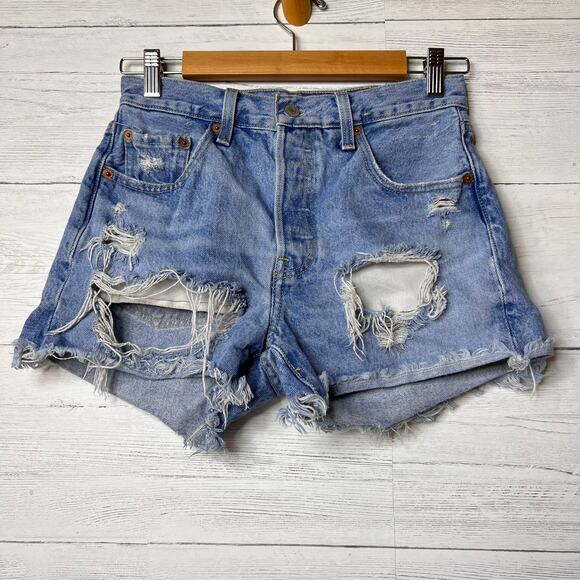 Levis Shorts Womens Size W25 Button Fly Cut Off 100% Cotton Distressed - Picture 1 of 16